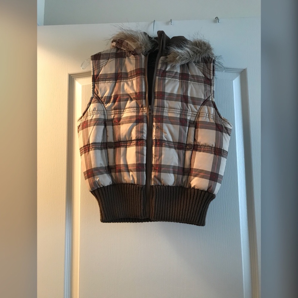 Brown vest - Picture 2 of 4